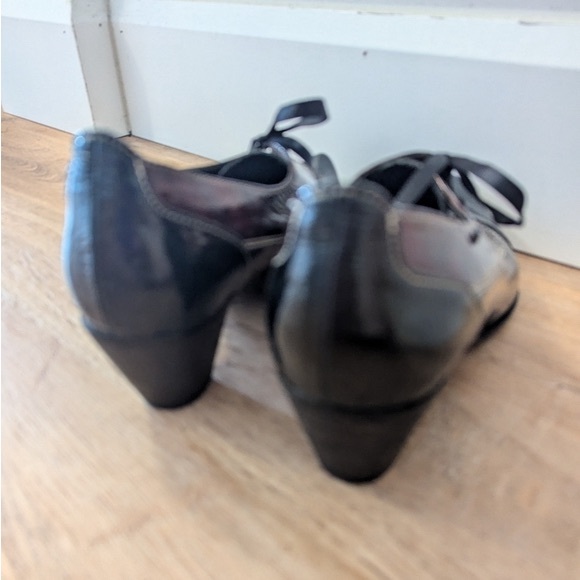 Un Tour En Ville Ladies Heels - Picture 11 of 11